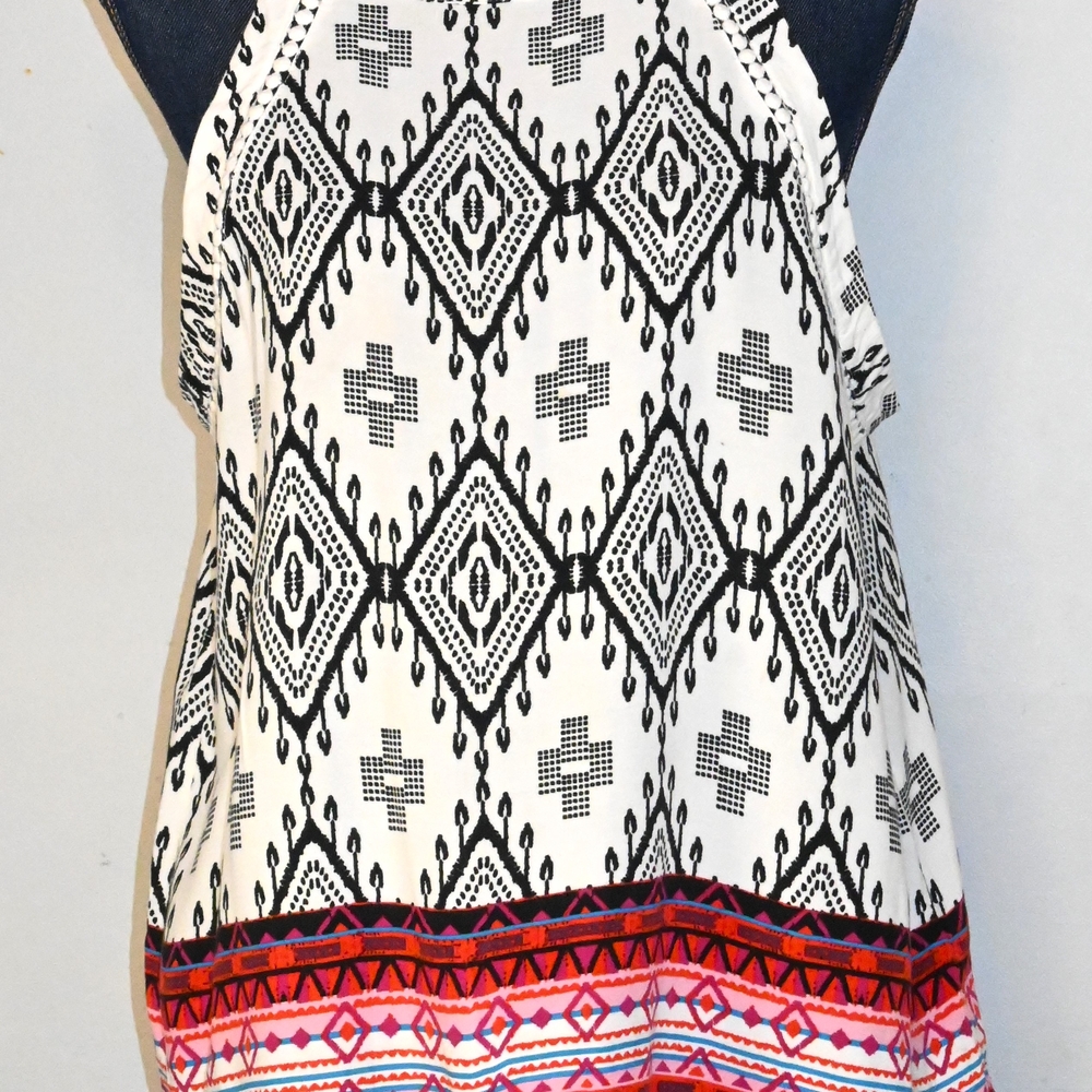 MUDD Geometric Print Women's Top - Black, White, Red, Blue